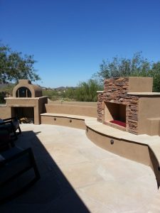 #outdoorfireplace #outdoorliving #fireplace #diy #outdoorcooking #diyin2018 #masonry #outdoor #backyardflare #backyardideas #outdoorkitchen #pizzaoven